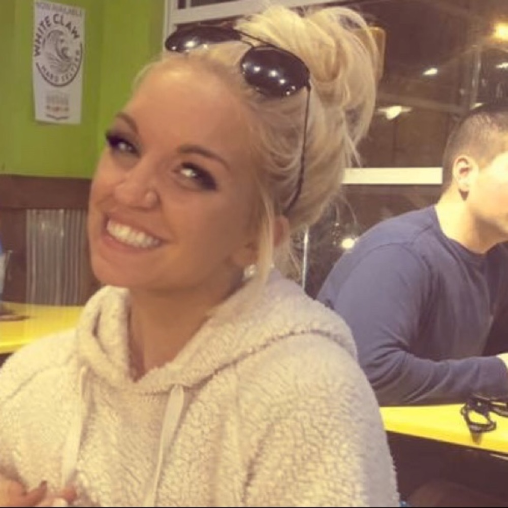 Meet your Posher, Isabelle!